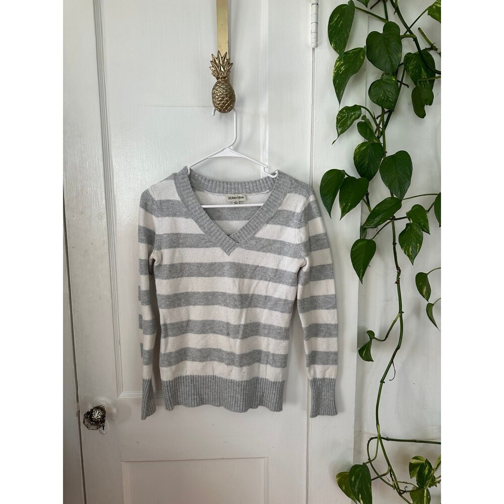St. John’s Bay women’s size small gray, and white V-neck sweater